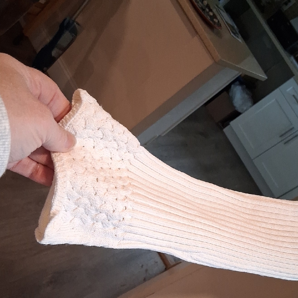 Cream Ribbed V-Neck Sweater Top - Picture 3 of 7